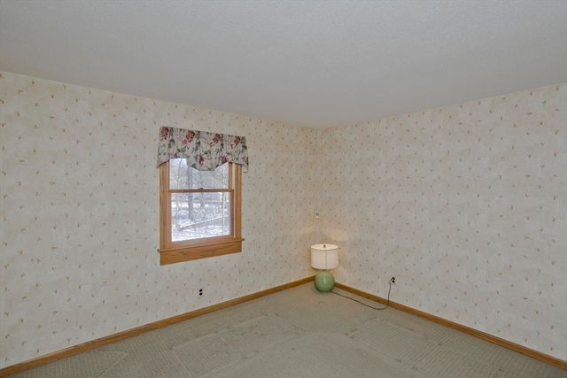 31 Leadmine Road, Southampton, MA 01073