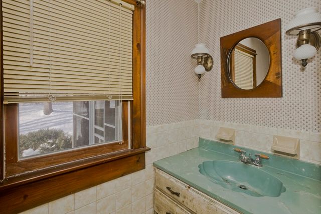 31 Leadmine Road, Southampton, MA 01073