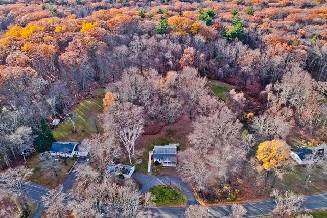 31 Leadmine Road, Southampton, MA 01073