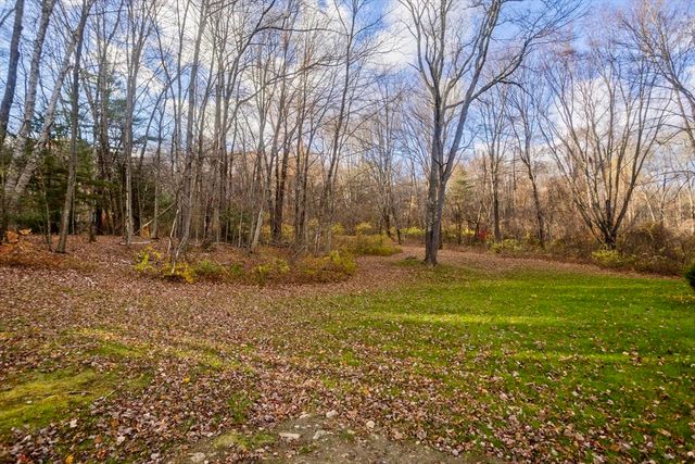 31 Leadmine Road, Southampton, MA 01073