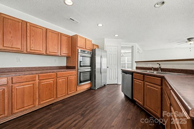 13812 Riding Hill Avenue, Charlotte, NC 28213