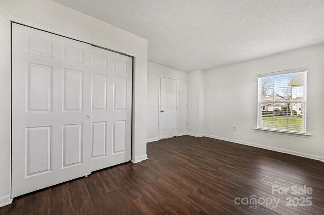 13812 Riding Hill Avenue, Charlotte, NC 28213