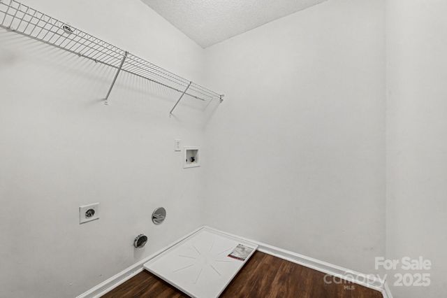 13812 Riding Hill Avenue, Charlotte, NC 28213