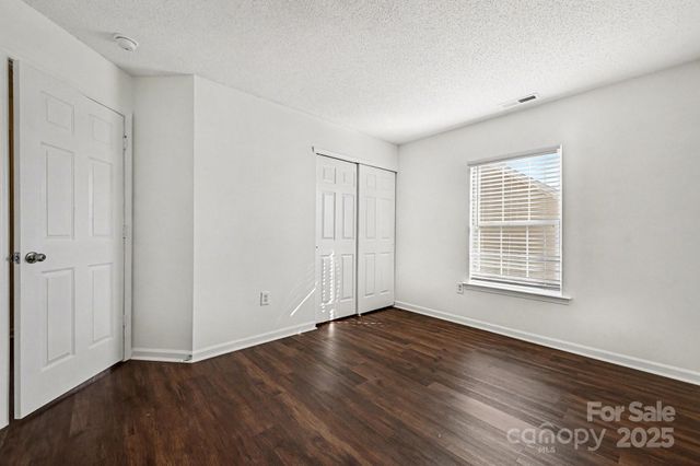 13812 Riding Hill Avenue, Charlotte, NC 28213