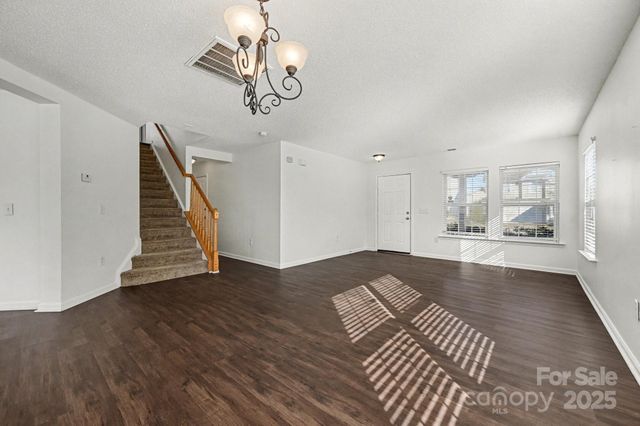 13812 Riding Hill Avenue, Charlotte, NC 28213