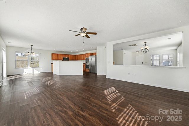 13812 Riding Hill Avenue, Charlotte, NC 28213