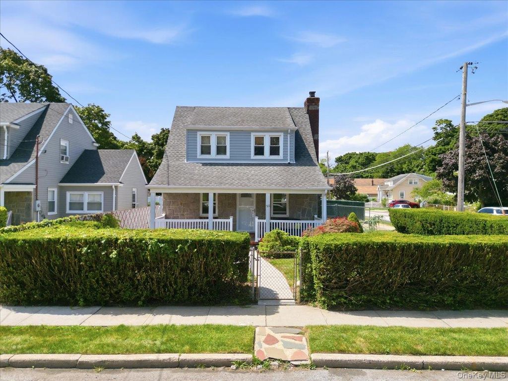 95 Union Street, Freeport, NY 11520 — exterior