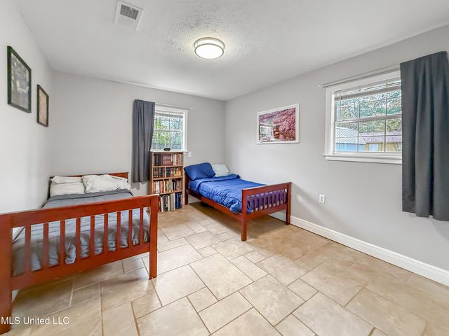 5255 Parkway Drive, Jackson, MS 39211