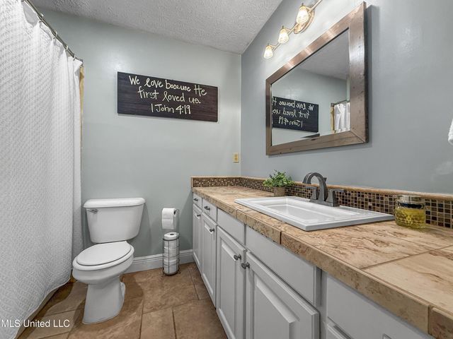 5255 Parkway Drive, Jackson, MS 39211