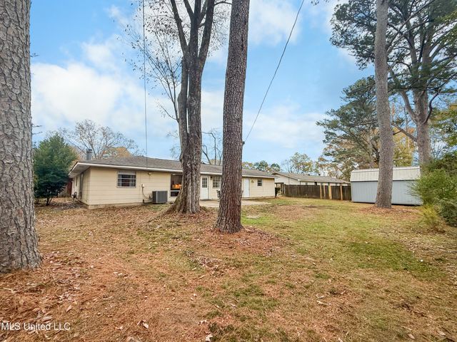 5255 Parkway Drive, Jackson, MS 39211