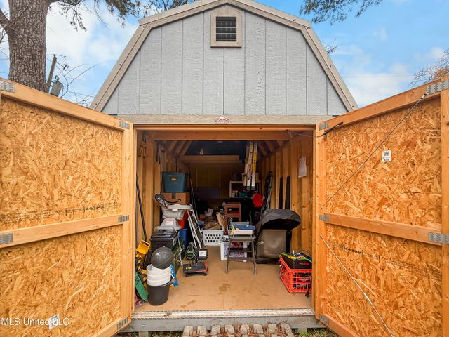 5255 Parkway Drive, Jackson, MS 39211