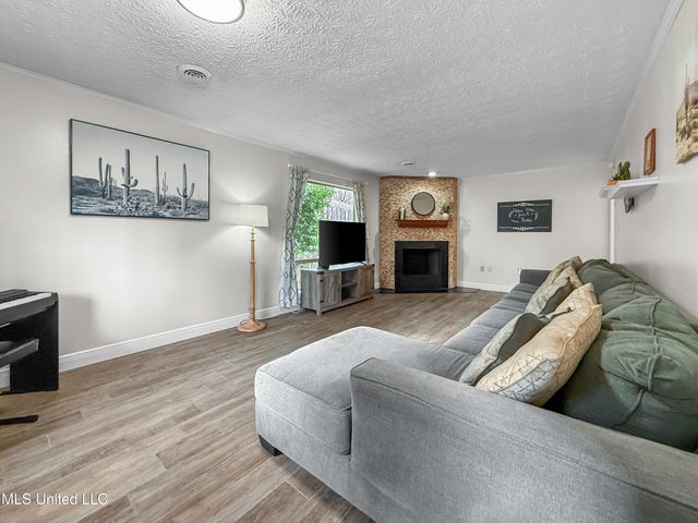 5255 Parkway Drive, Jackson, MS 39211