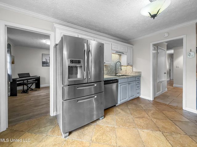 5255 Parkway Drive, Jackson, MS 39211