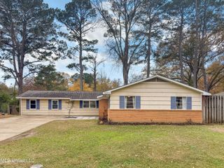 5255 Parkway Drive, Jackson, MS 39211