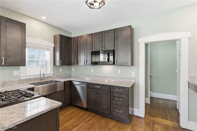 2728 Euclid Heights Boulevard, Cleveland Heights, OH 44106