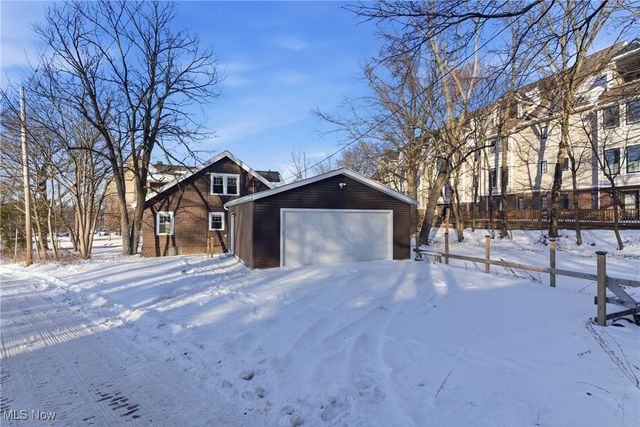 2728 Euclid Heights Boulevard, Cleveland Heights, OH 44106