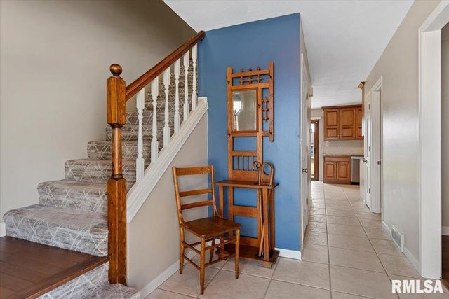 2900 Mill Point Court, Springfield, IL 62704