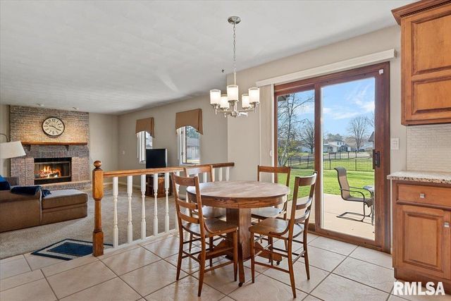 2900 Mill Point Court, Springfield, IL 62704