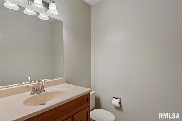 2900 Mill Point Court, Springfield, IL 62704