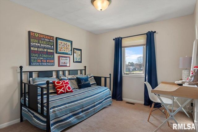 2900 Mill Point Court, Springfield, IL 62704