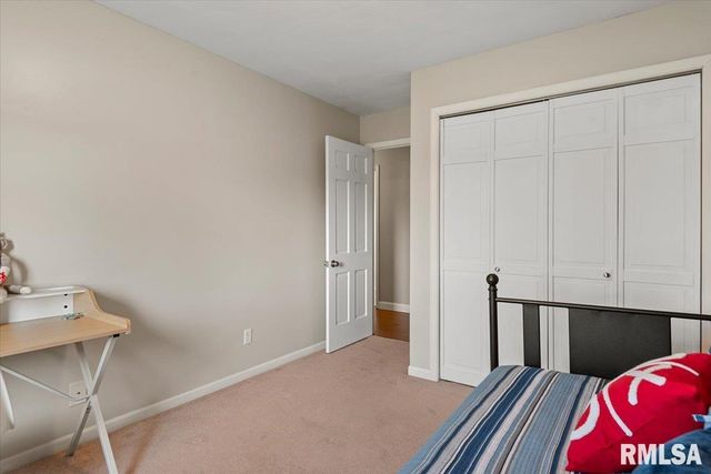 2900 Mill Point Court, Springfield, IL 62704