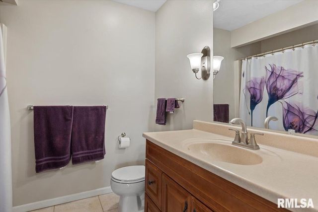 2900 Mill Point Court, Springfield, IL 62704