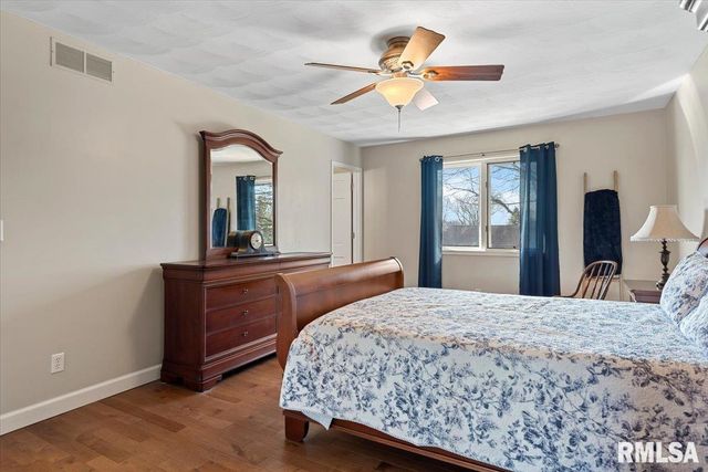 2900 Mill Point Court, Springfield, IL 62704