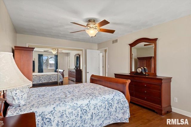 2900 Mill Point Court, Springfield, IL 62704