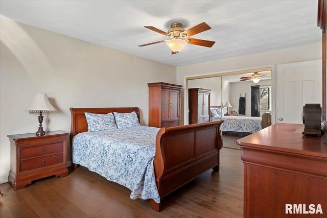 2900 Mill Point Court, Springfield, IL 62704