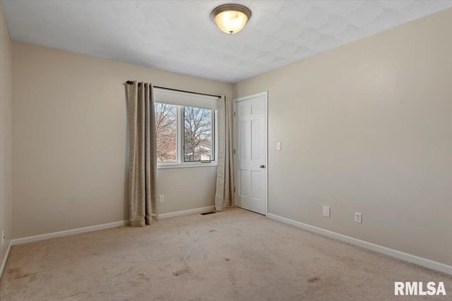 2900 Mill Point Court, Springfield, IL 62704