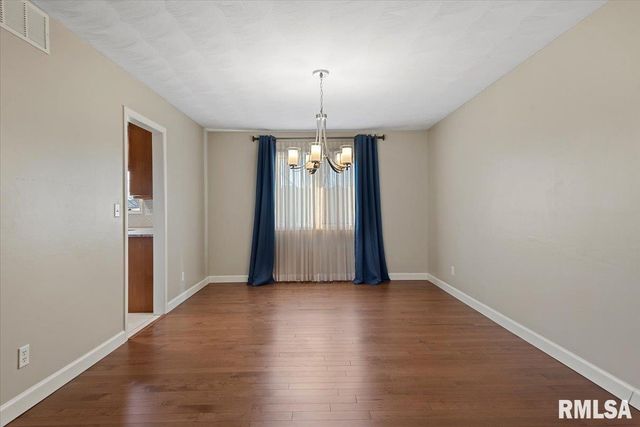 2900 Mill Point Court, Springfield, IL 62704