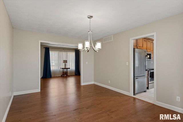 2900 Mill Point Court, Springfield, IL 62704