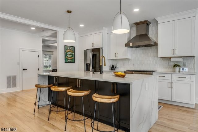 27 Montclair Ave, Montclair Twp., NJ 07042
