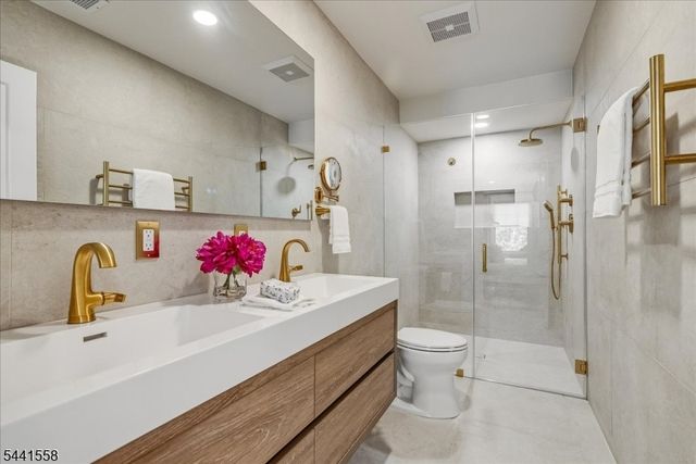 27 Montclair Ave, Montclair Twp., NJ 07042