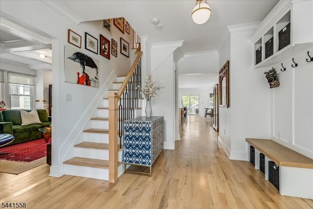 27 Montclair Ave, Montclair Twp., NJ 07042