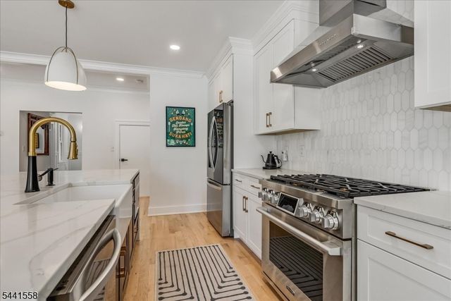 27 Montclair Ave, Montclair Twp., NJ 07042
