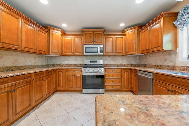 2251 Walker Drive, Valparaiso, IN 46385