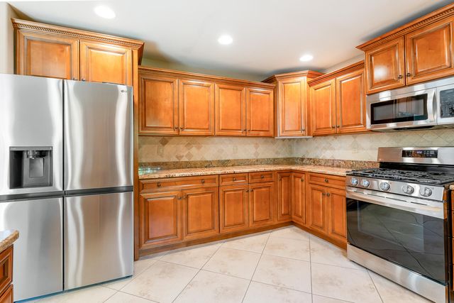 2251 Walker Drive, Valparaiso, IN 46385