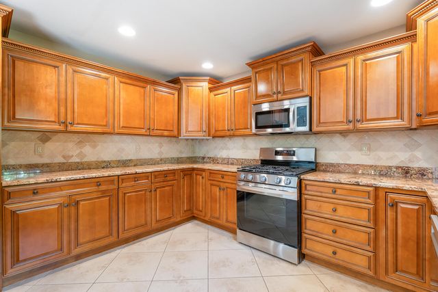 2251 Walker Drive, Valparaiso, IN 46385