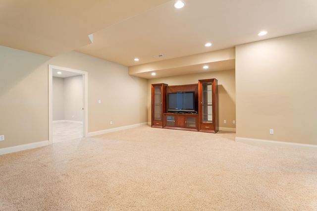 2251 Walker Drive, Valparaiso, IN 46385