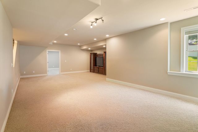 2251 Walker Drive, Valparaiso, IN 46385