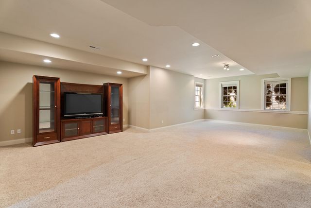 2251 Walker Drive, Valparaiso, IN 46385