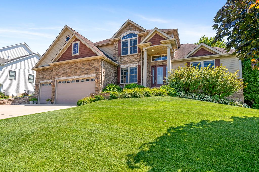 2251 Walker Drive, Valparaiso, IN 46385