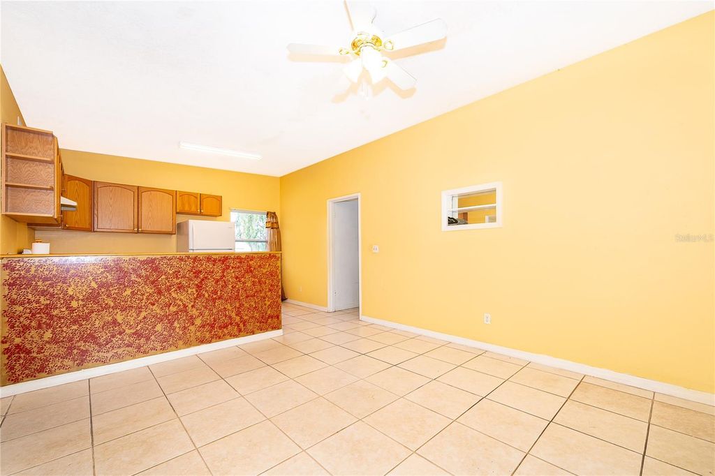 Image 7 of property listing at 168 COUNTRY CLUB CIRCLE, Sanford, FL 32771