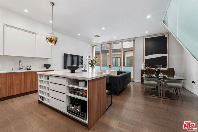 1251 N Formosa Avenue, West Hollywood, CA 90046