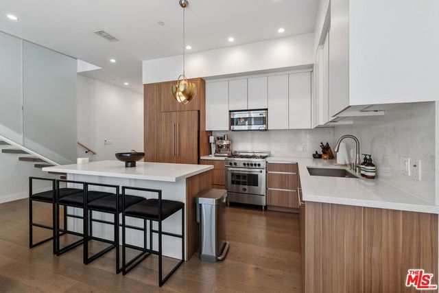 1251 N Formosa Avenue, West Hollywood, CA 90046