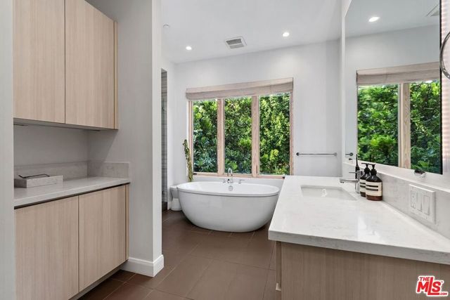 1251 N Formosa Avenue, West Hollywood, CA 90046