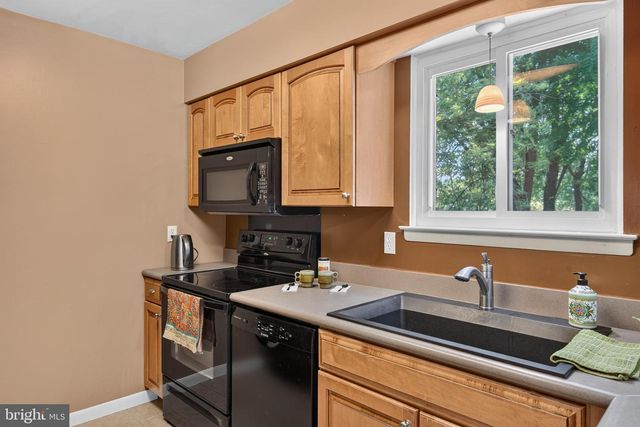 1088 MONTICELLO LN, Lancaster, PA 17603
