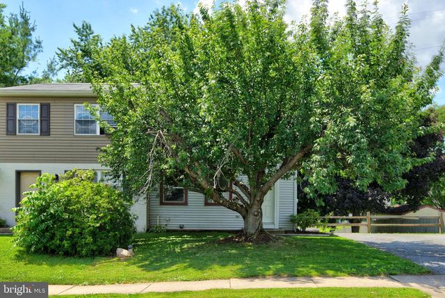 1088 MONTICELLO LN, Lancaster, PA 17603