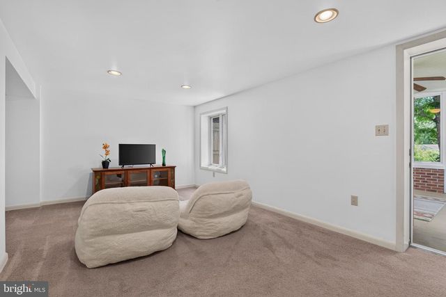 1088 MONTICELLO LN, Lancaster, PA 17603